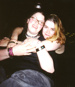 6-9-00 Laurie & Maggie.jpg (36286 bytes)