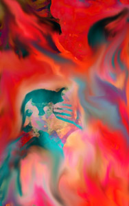 HE LOVES ME.jpg (25989 bytes)